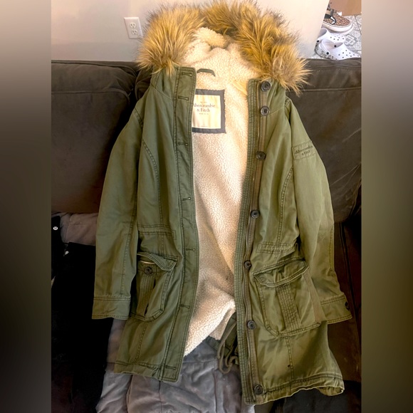 Abercrombie &Fitch Classic green winter jacket size L - Picture 1 of 1